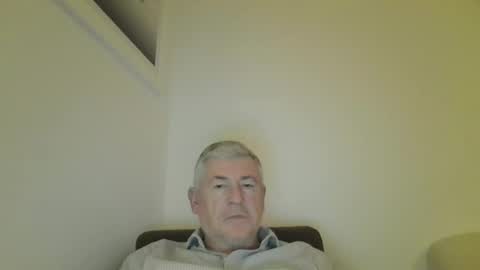 Snapshot of she52 chatting on 11/17/25, 07:08 she52 online show from 11/17/25, 07:08