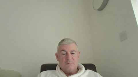 Snapshot of she52 chatting on 12/22/25, 09:06 she52 online show from 12/22/25, 09:06