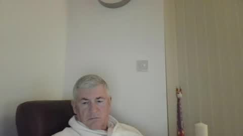 Snapshot of she52 chatting on 04/18/26, 09:48 she52 online show from 04/18/26, 09:48