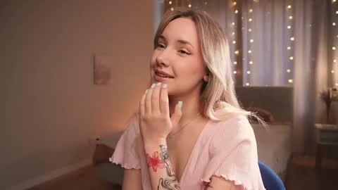 Snapshot of shebuny chatting on 03/31/26, 04:13 shebuny online show from 03/31/26, 04:13