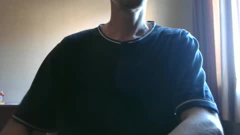 Snapshot of shedevr02 chatting on 11/09/25, 05:39 Roger online show from 11/09/25, 05:39