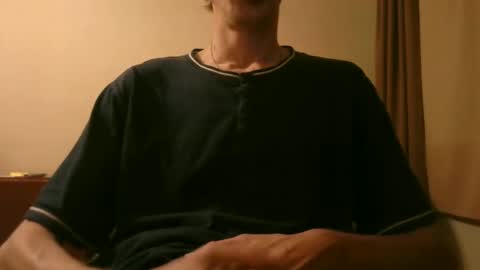 Snapshot of shedevr02 chatting on 12/20/25, 07:32 Roger online show from 12/20/25, 07:32