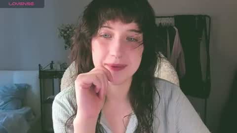 Snapshot of sheeny_shy chatting on 07/12/26, 12:51 Chiara online show from 07/12/26, 12:51