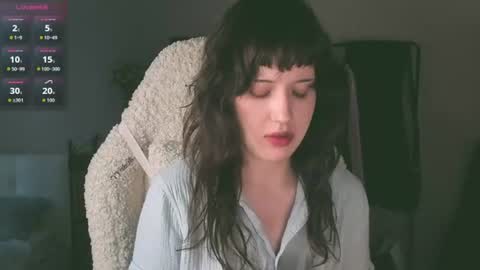 Snapshot of sheeny_shy chatting on 07/13/26, 04:43 Chiara online show from 07/13/26, 04:43