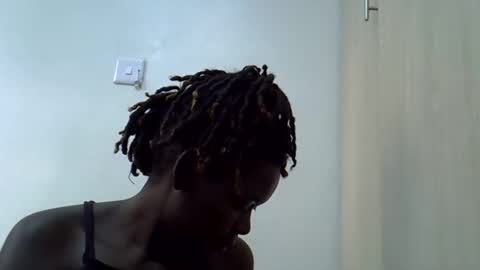 Snapshot of shees_sweet chatting on 05/12/26, 01:08 shees_sweet online show from 05/12/26, 01:08