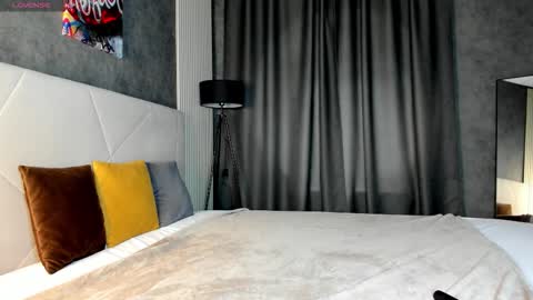 Snapshot of shei1a_shy chatting on 09/21/25, 08:16 Amely online show from 09/21/25, 08:16