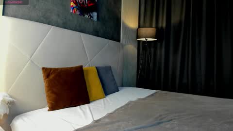 Amely online show from 12/15/25, 09:24