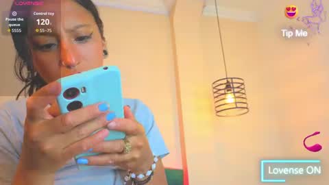 Snapshot of sheilly_brown chatting on 06/15/26, 07:49 sheilly_brown online show from 06/15/26, 07:49