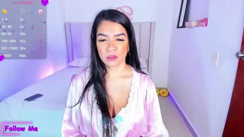 Snapshot of sheirysex chatting on 12/22/24, 05:12 Danna online show from 12/22/24, 05:12