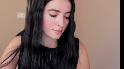 Snapshot of sheisallthat chatting on 11/08/25, 09:13 sheisallthat online show from 11/08/25, 09:13