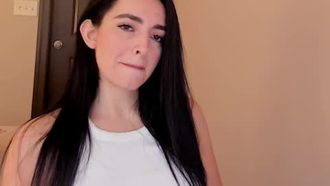 Snapshot of sheisallthat chatting on 11/21/25, 10:19 sheisallthat online show from 11/21/25, 10:19