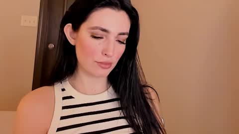 Snapshot of sheisallthat chatting on 12/05/25, 03:04 sheisallthat online show from 12/05/25, 03:04