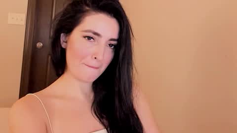 Snapshot of sheisallthat chatting on 12/19/25, 02:29 sheisallthat online show from 12/19/25, 02:29