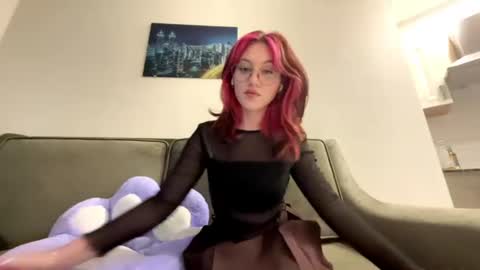 Snapshot of shelbadeahl chatting on 07/12/26, 05:15 Kate online show from 07/12/26, 05:15