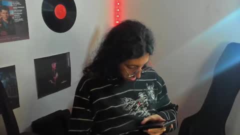 shelby__loveshow online show from 02/18/25, 05:53