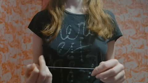 Snapshot of shelikessoymilk chatting on 02/09/25, 01:55 Erika online show from 02/09/25, 01:55