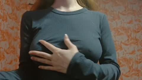 Snapshot of shelikessoymilk chatting on 02/16/25, 04:20 Erika online show from 02/16/25, 04:20