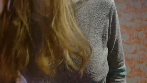 Snapshot of shelikessoymilk chatting on 02/23/25, 08:22 Erika online show from 02/23/25, 08:22