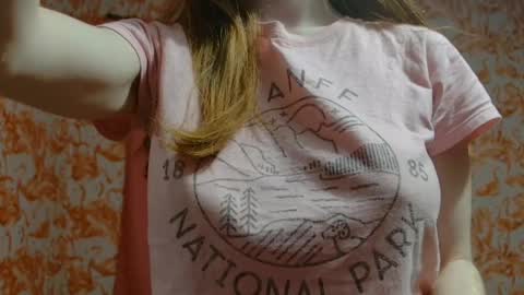 Snapshot of shelikessoymilk chatting on 03/04/25, 03:00 Erika online show from 03/04/25, 03:00