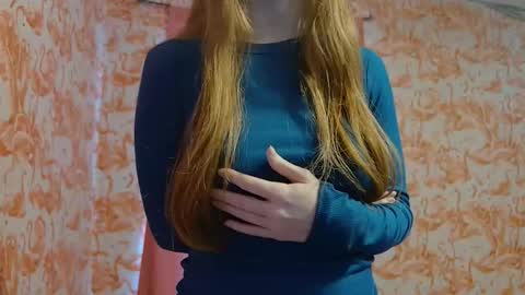 Snapshot of shelikessoymilk chatting on 10/23/25, 05:55 Erika online show from 10/23/25, 05:55