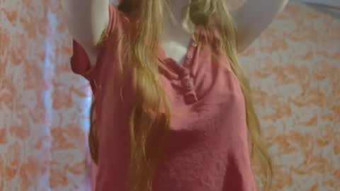 Snapshot of shelikessoymilk chatting on 03/25/26, 07:31 Erika online show from 03/25/26, 07:31