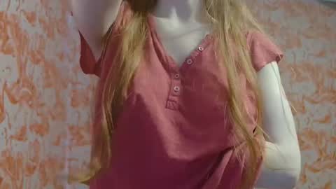 Snapshot of shelikessoymilk chatting on 03/26/26, 08:36 Erika online show from 03/26/26, 08:36