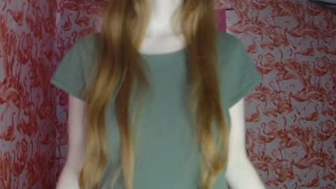 Snapshot of shelikessoymilk chatting on 04/01/26, 09:45 Erika online show from 04/01/26, 09:45