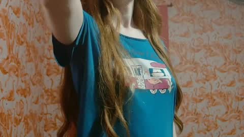 Snapshot of shelikessoymilk chatting on 04/09/26, 02:44 Erika online show from 04/09/26, 02:44