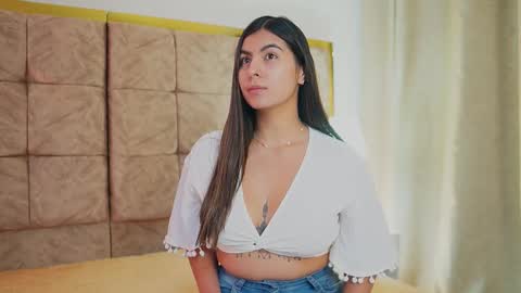  Transmission schedule Monday - Friday 715 am to 200 pm time Colombia  online show from 02/11/26, 12:10