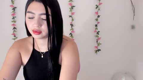 Snapshot of shelly_rohades chatting on 02/22/26, 02:34 online show from 02/22/26, 02:34