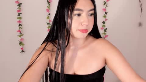 Snapshot of shelly_rohades chatting on 03/02/26, 01:52 online show from 03/02/26, 01:52
