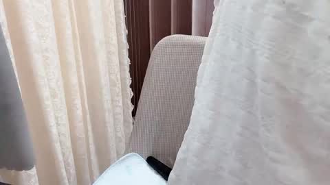 Snapshot of shellysan chatting on 11/01/25, 01:18 Shelly online show from 11/01/25, 01:18