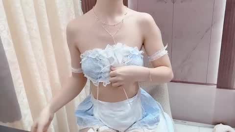 Snapshot of shellysan chatting on 11/06/25, 01:28 Shelly online show from 11/06/25, 01:28