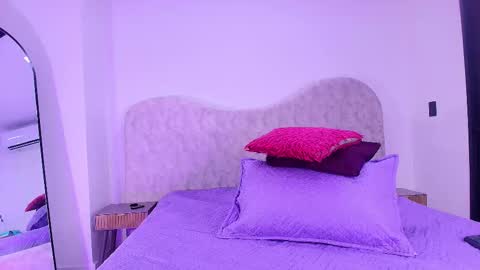 Shelsy online show from 11/11/25, 12:16