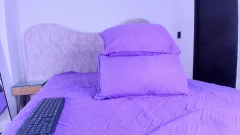 Shelsy online show from 11/24/25, 11:54