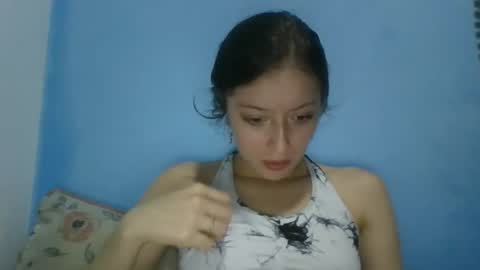 Snapshot of shelsyzevee_ chatting on 12/14/25, 01:22 shelsyzevee_ online show from 12/14/25, 01:22