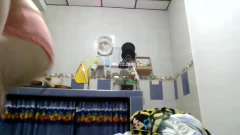 Snapshot of shelsyzevee_ chatting on 12/17/25, 02:50 shelsyzevee_ online show from 12/17/25, 02:50