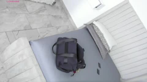 shelynna_azzul online show from 05/26/26, 12:12