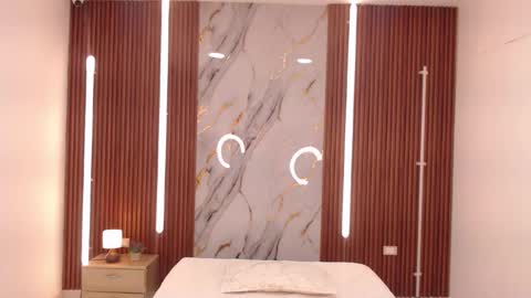 Snapshot of shena_nomy1 chatting on 11/23/25, 07:57 shena_nomy1 online show from 11/23/25, 07:57