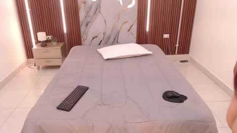 Snapshot of shena_nomy1 chatting on 11/25/25, 08:09 shena_nomy1 online show from 11/25/25, 08:09