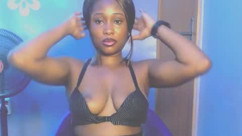 Favour online show from 06/18/26, 06:35