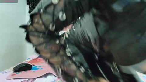 Snapshot of shengyi_blue chatting on 04/15/26, 01:40 anyela7773 online show from 04/15/26, 01:40