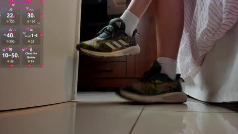 .. Sherilk .. online show from 10/22/25, 12:33