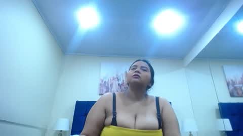 Snapshot of sherinenorth chatting on 10/18/25, 12:28 Sherine online show from 10/18/25, 12:28