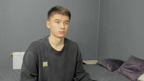 Snapshot of sherlockmax chatting on 11/15/25, 07:21 Max online show from 11/15/25, 07:21