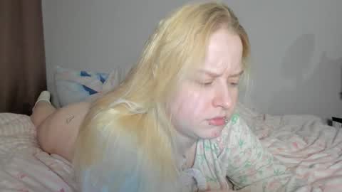 Snapshot of sherlystero chatting on 03/23/26, 08:07 sher online show from 03/23/26, 08:07