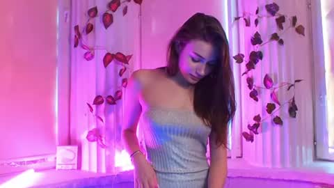 Snapshot of sheron_flame chatting on 08/07/26, 05:37 Sheron online show from 08/07/26, 05:37