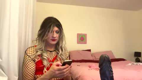 Snapshot of sherrisqs00 chatting on 02/28/26, 02:12 sherrisqs00 online show from 02/28/26, 02:12