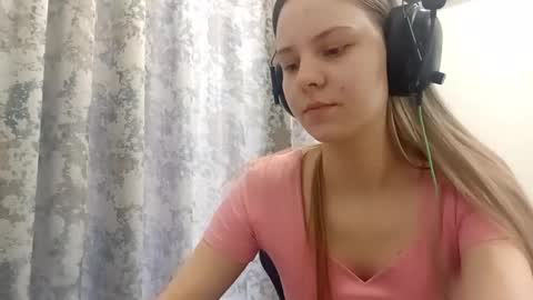 Snapshot of sherrylkeep chatting on 12/16/25, 06:29 Lisa online show from 12/16/25, 06:29