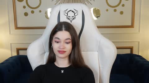 Snapshot of sheryl_elegance chatting on 12/04/24, 12:25 Sheryl online show from 12/04/24, 12:25